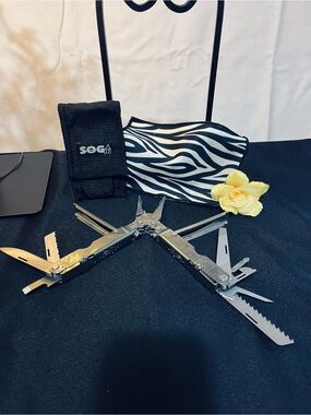 SOG POWERLOCK MULTI-PURPOSE TOOL